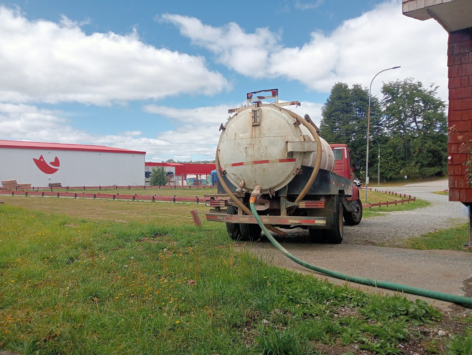 Mantenimiento de acumuladores de grasa en casino – Salmones de Chile